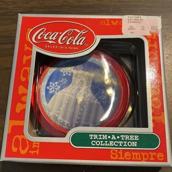 Trim a tree collection Coca Cola ornament - Picture 1 of 3